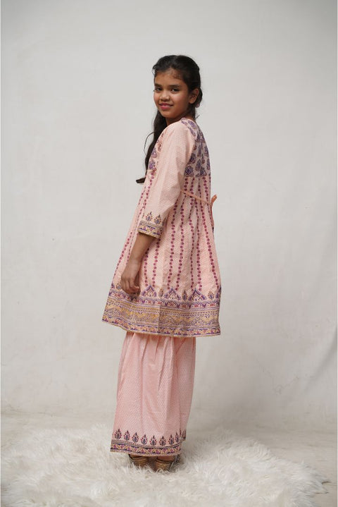 Girls Embroidered Lawn Suit 3 Pieces