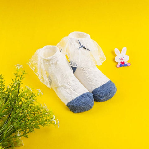 Frilly Elegance: Baby Girl'S Lace Trim Socks